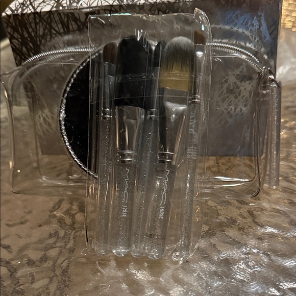 MAC Cosmetics Metallic Brush Organizer - Picture 6 of 8